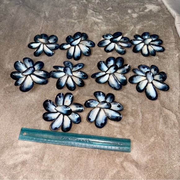 Delicate Shell Flowers - Picture 5 of 8